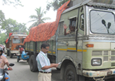 VehicleCheckingPhoto